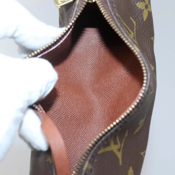 LOUIS VUITTON Monogram Papillon Pouch LV Auth 134775 - Picture 10 of 16
